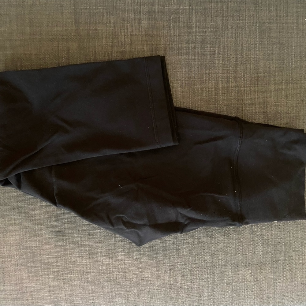 lululemon black Wunder Under 21’